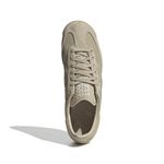 IH8020_3_FOOTWEAR_Photography_Top-Portrait-View_white.jpg