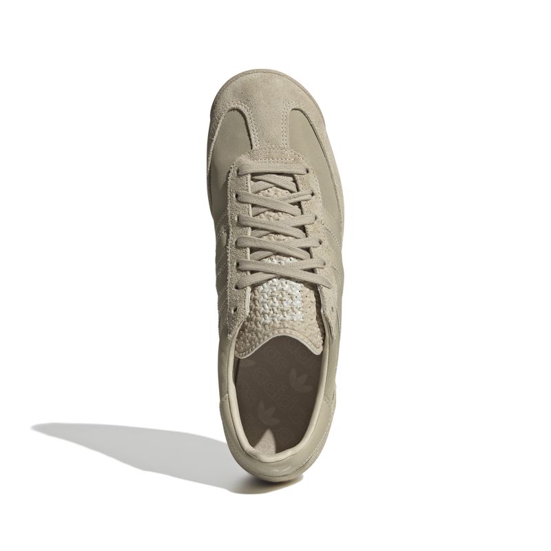 IH8020_3_FOOTWEAR_Photography_Top-Portrait-View_white.jpg