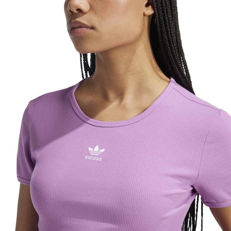 IW5723_7_APPAREL_On-Model_Detail-View-1_white.jpg