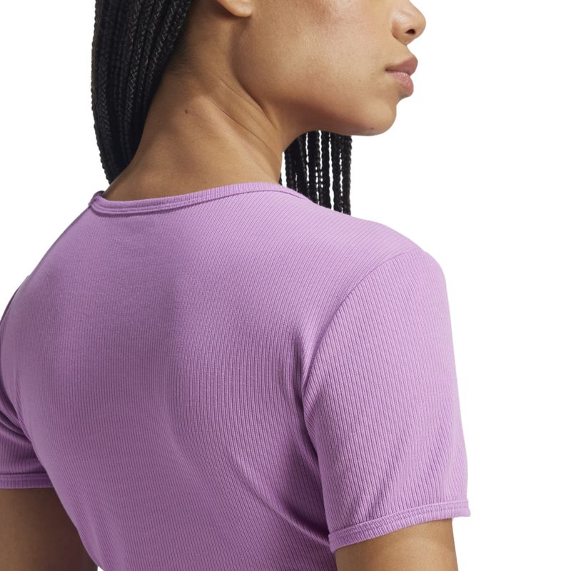 IW5723_8_APPAREL_On-Model_Detail-View-2_white.jpg