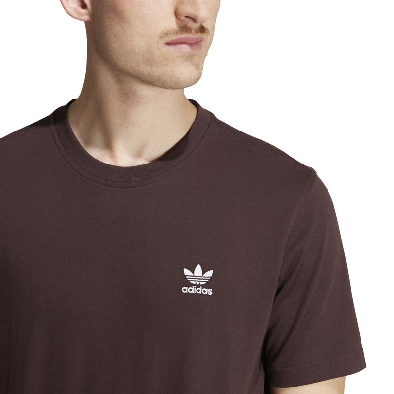 IZ2100_9_APPAREL_On-Model_Detail-View-1_white.jpg