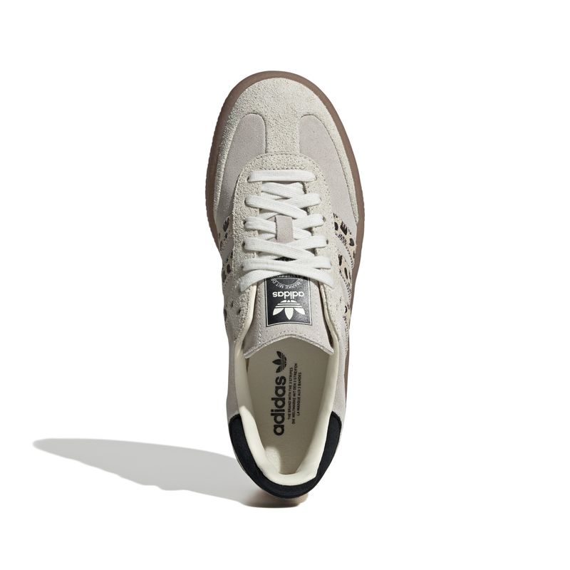 JI4226_3_FOOTWEAR_Photography_Top-Portrait-View_white.jpg
