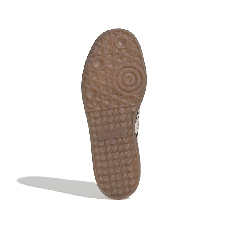 JI4226_4_FOOTWEAR_Photography_Bottom-View_white.jpg