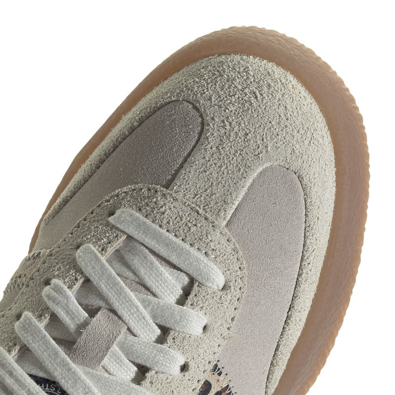 JI4226_8_FOOTWEAR_Photography_Detail-View-1_white.jpg