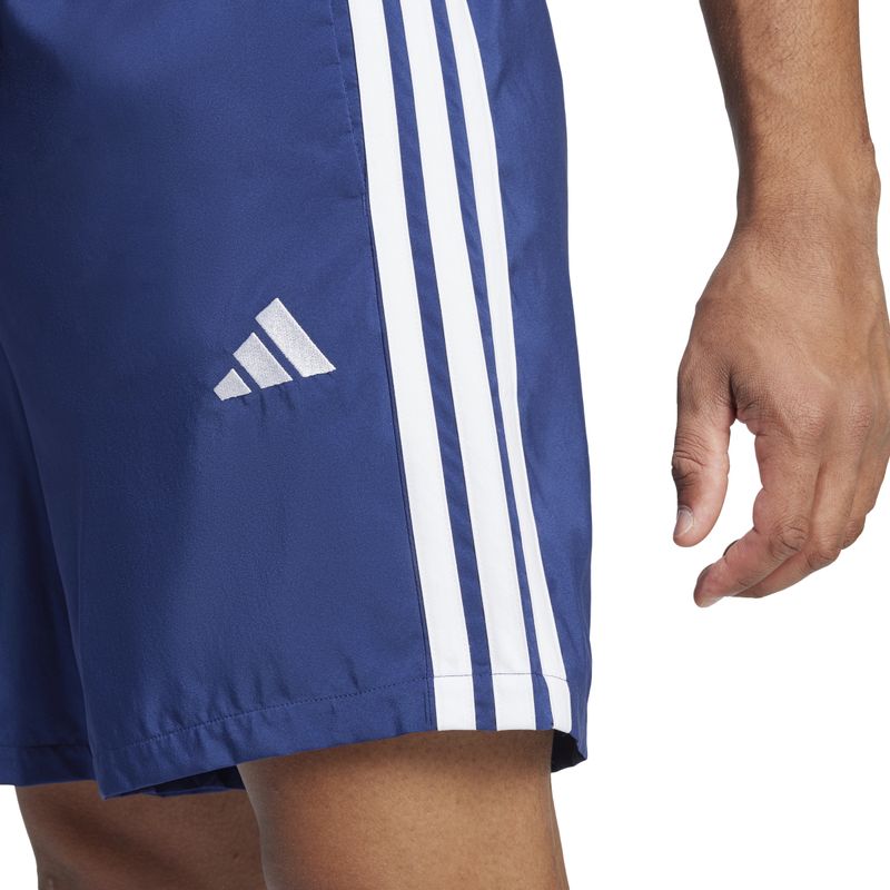 JE6439_7_APPAREL_On-Model_Detail-View-2_white.jpg