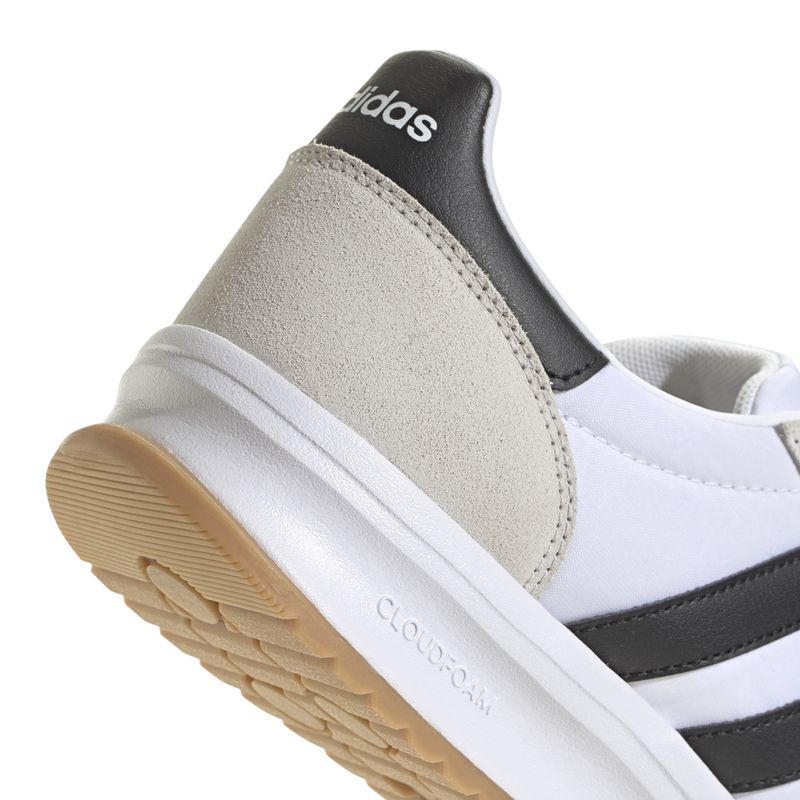 IH8584_9_FOOTWEAR_Photography_Detail-View-2_white.jpg