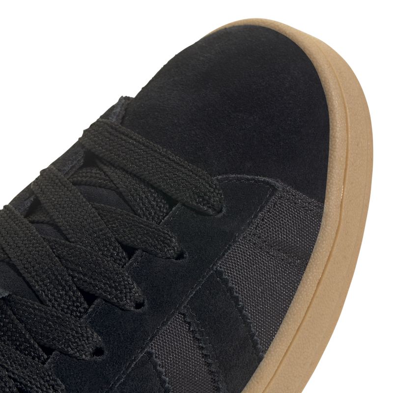 JH7607_9_FOOTWEAR_Photography_Detail-View-2_white.jpg