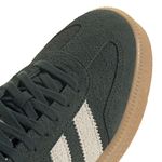 JI3198_8_FOOTWEAR_Photography_Detail-View-1_white.jpg