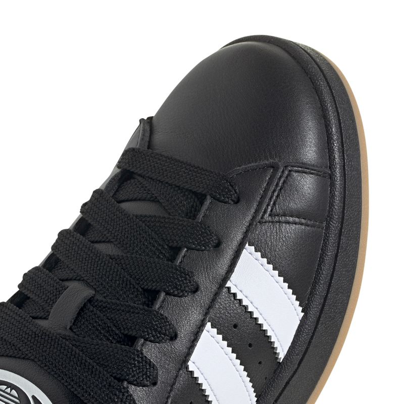 JP9997_9_FOOTWEAR_Photography_Detail-View-2_white.jpg
