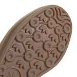 ID1425_8_FOOTWEAR_Photography_Detail View 1_white.jpg