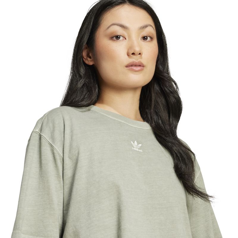 JD5338_5_APPAREL_On Model_Detail View 1_white.jpg