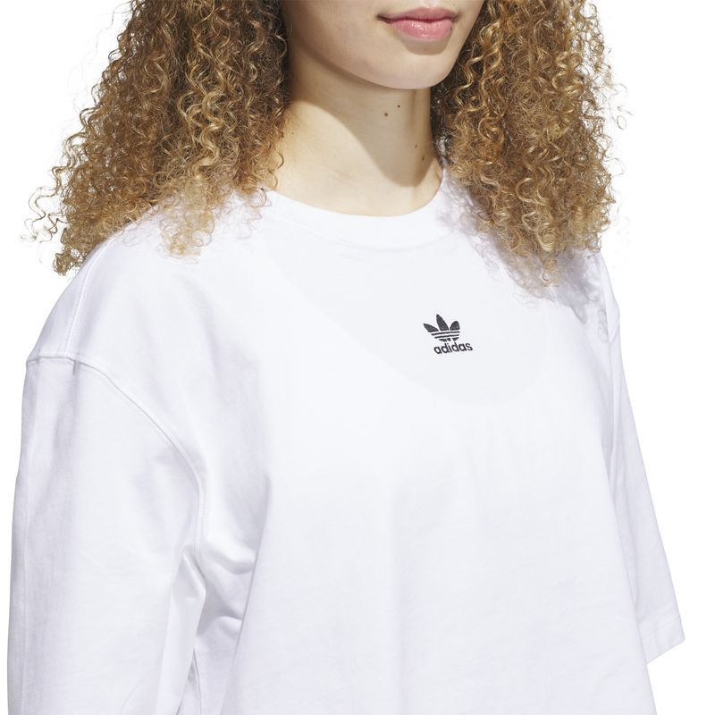 JJ3385_6_APPAREL_On-Model_Detail-View-1_white.jpg