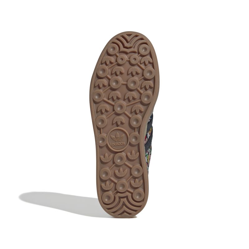 JI2572_4_FOOTWEAR_Photography_Bottom View_white.jpg