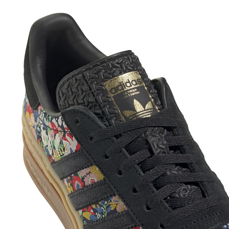 JI2572_8_FOOTWEAR_Photography_Detail View 1_white.jpg