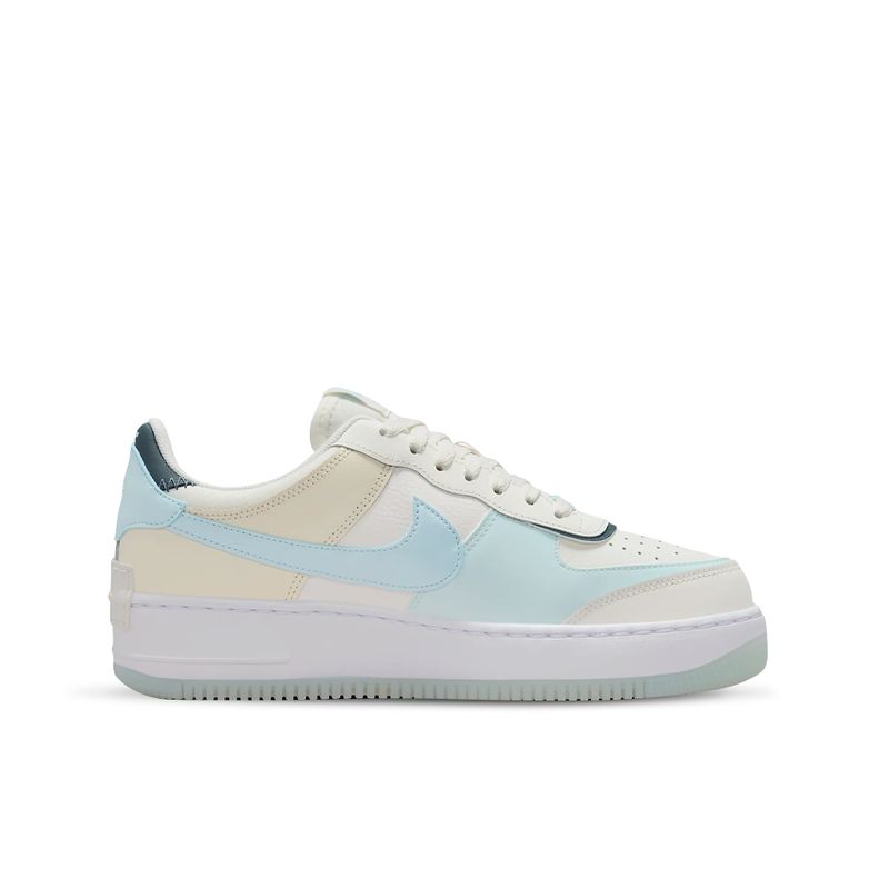 dz1847-107_nike_calzado_air_force_1_shadow_p_dama_1.jpg