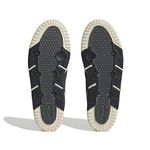 HQ8697_4_FOOTWEAR_Photography_Bottom View_white.jpg