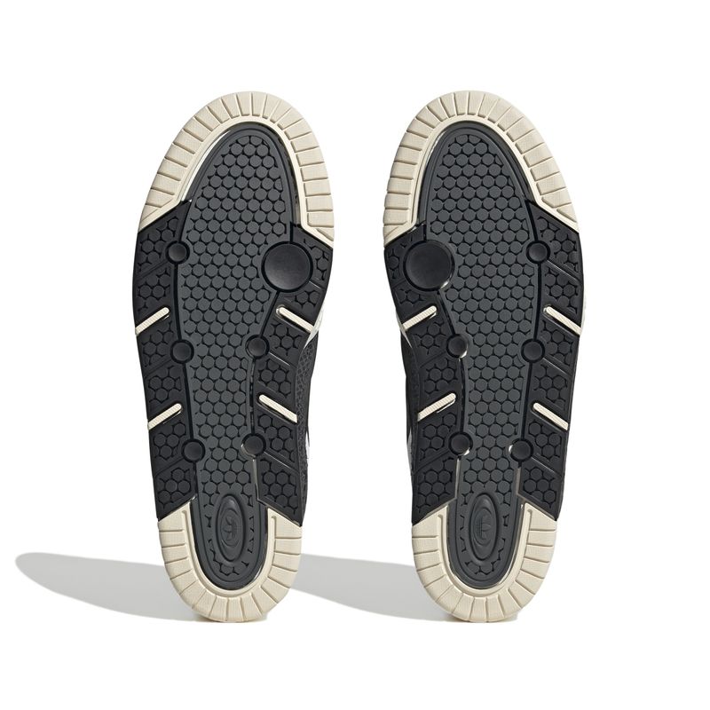HQ8697_4_FOOTWEAR_Photography_Bottom View_white.jpg