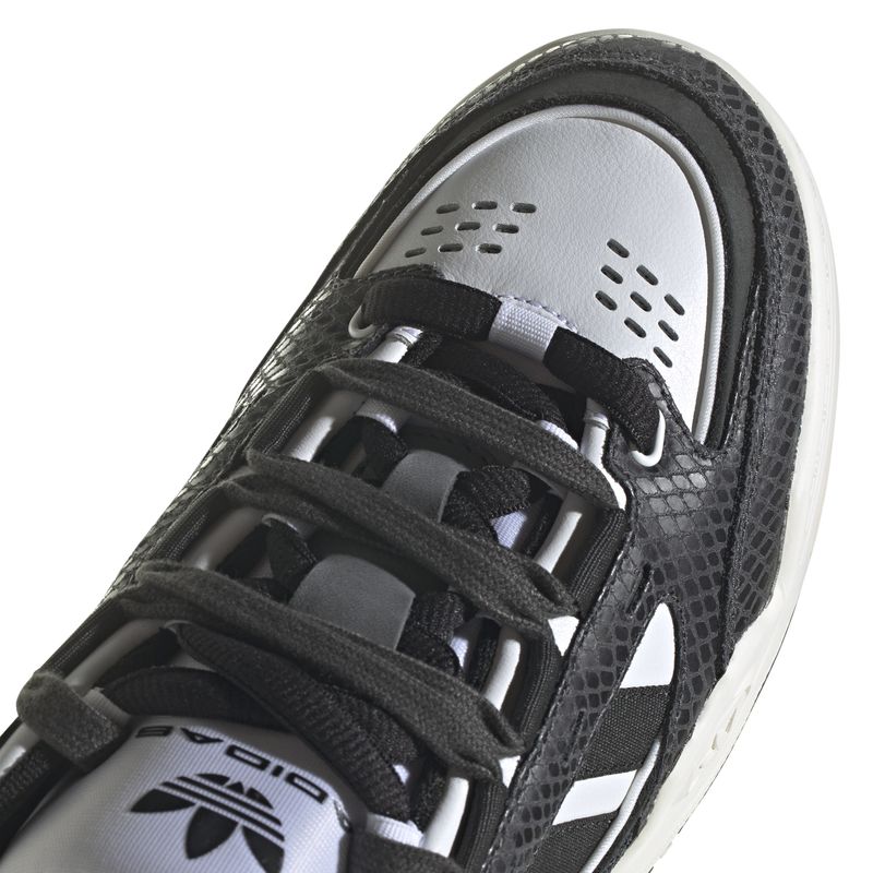 HQ8697_8_FOOTWEAR_Photography_Detail View 1_white.jpg