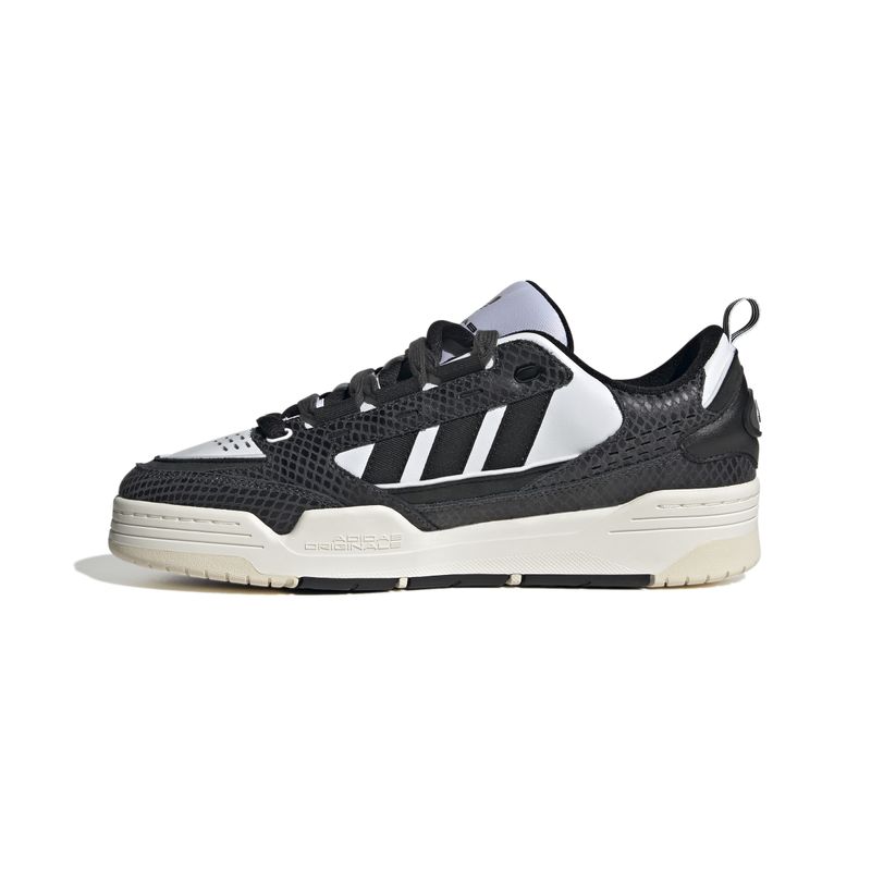 HQ8697_5_FOOTWEAR_Photography_Side Medial Center View_white.jpg