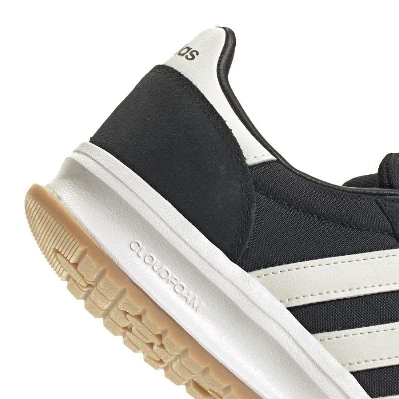 IH8595_9_FOOTWEAR_Photography_Detail View 2_white.jpg