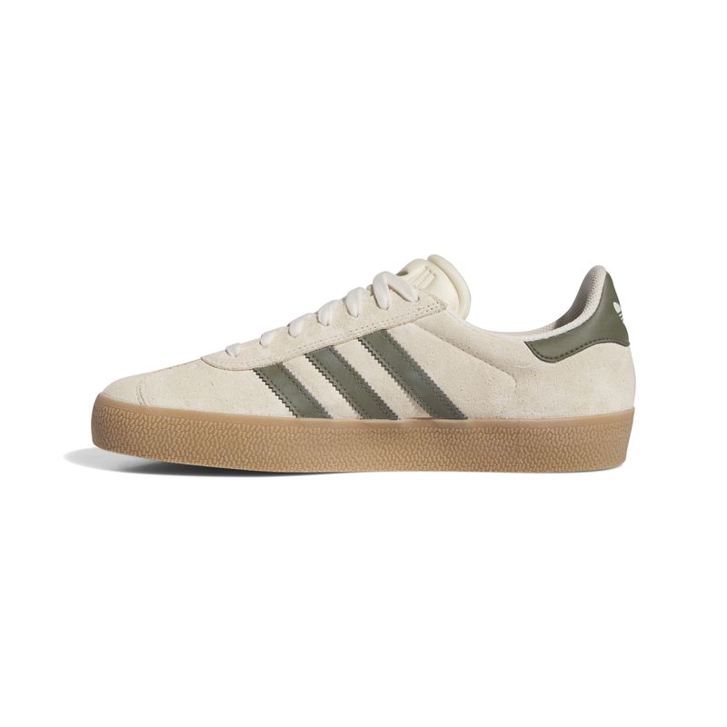 IH3351_5_FOOTWEAR_Photography_Side Medial Center View_white.jpg