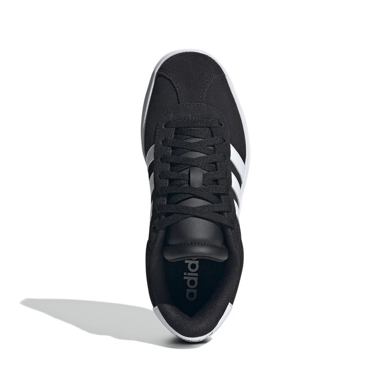 IH4777_3_FOOTWEAR_Photography_Top Portrait View_white.jpg
