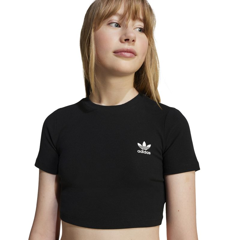 JC8439_5_APPAREL_On Model_Detail View 1_white.jpg