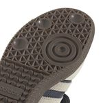 JH5705_8_FOOTWEAR_Photography_Detail View 1_white.jpg