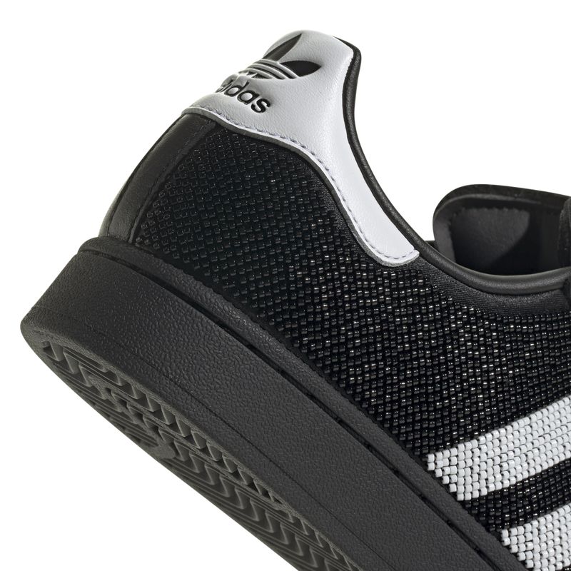 JH7098_9_FOOTWEAR_Photography_Detail-View-2_white.jpg
