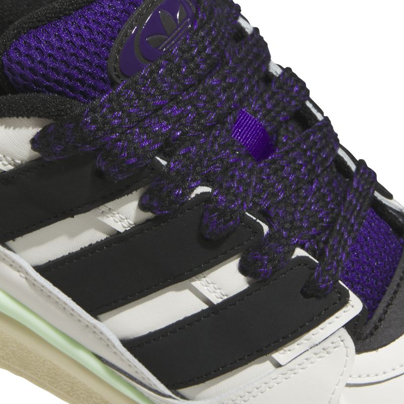 JH7946_8_FOOTWEAR_Photography_Detail View 1_white.jpg