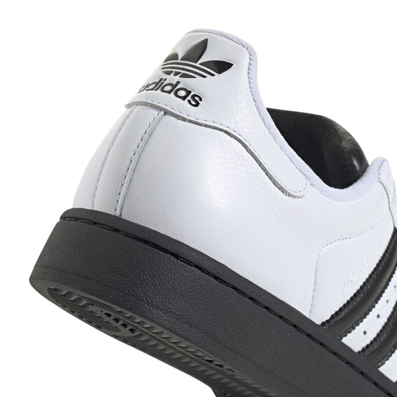 JI0124_8_FOOTWEAR_Photography_Detail-View-1_white.jpg