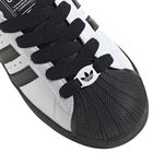 JI0124_9_FOOTWEAR_Photography_Detail-View-2_white.jpg