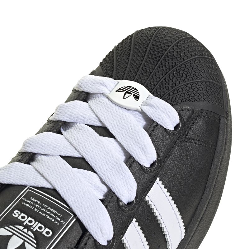 JI0216_8_FOOTWEAR_Photography_Detail View 1_white.jpg