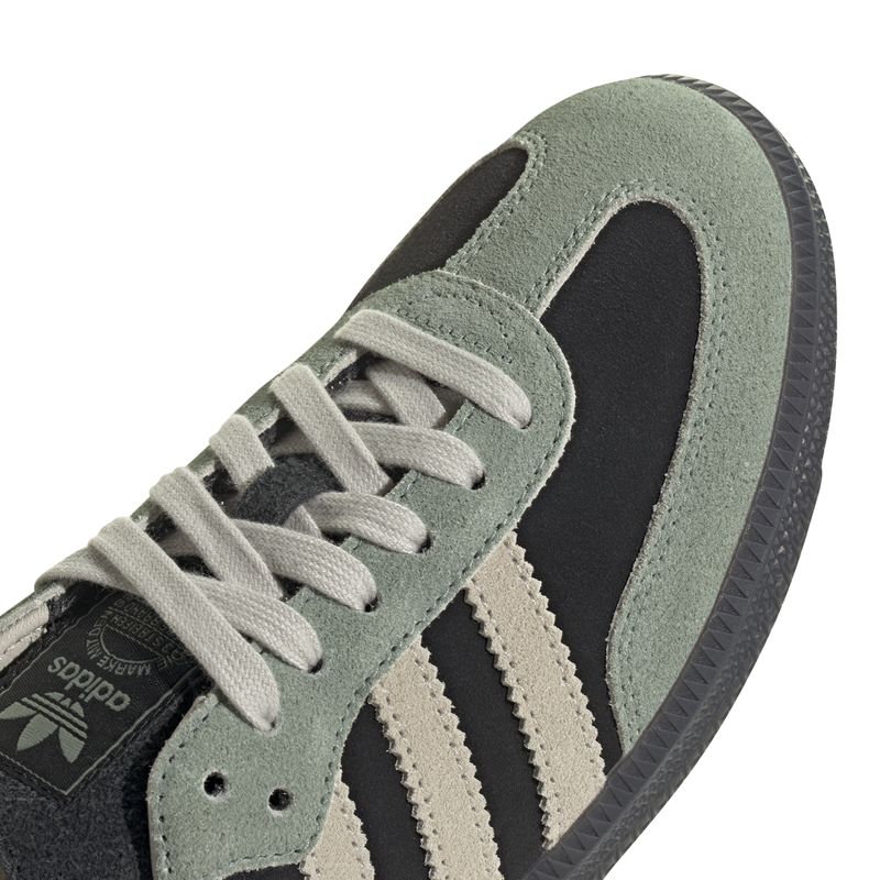JI2680_8_FOOTWEAR_Photography_Detail-View-1_white.jpg