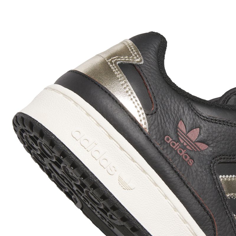 JI3270_8_FOOTWEAR_Photography_Detail View 1_white.jpg