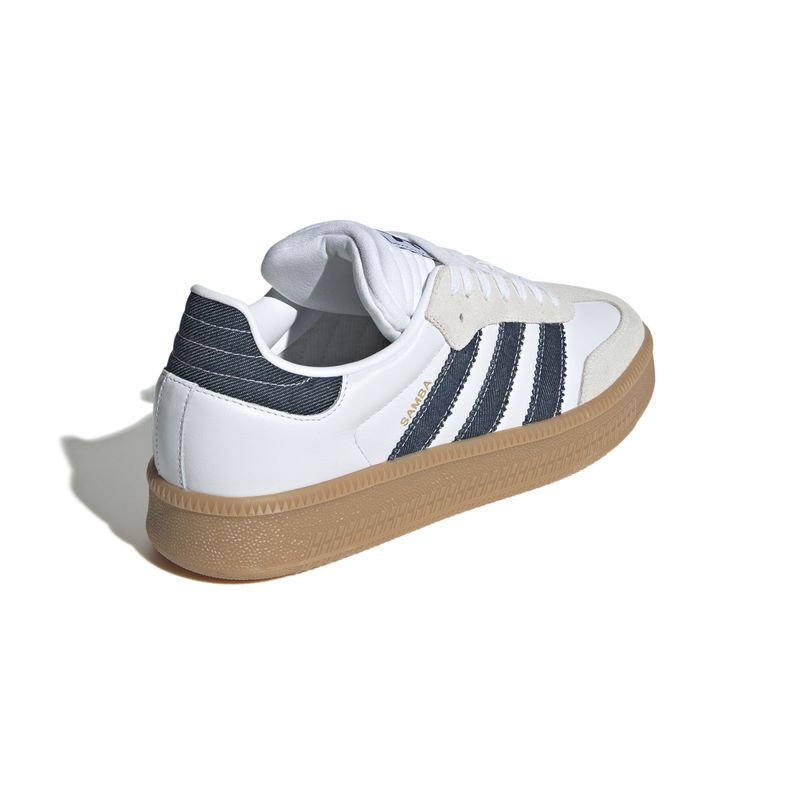 JQ7440_7_FOOTWEAR_Photography_Back Lateral Top View_white.jpg