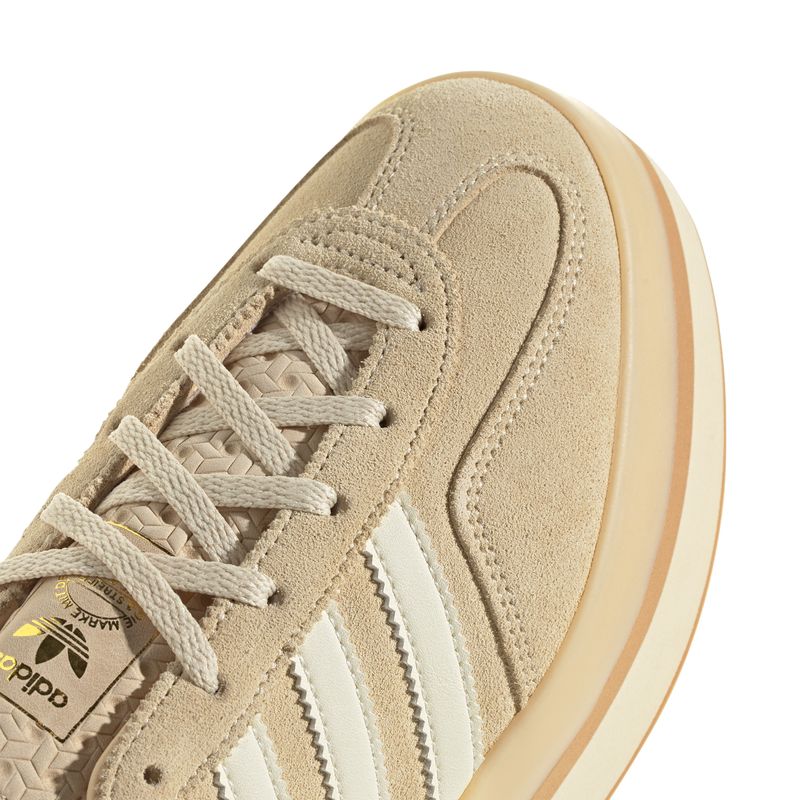 JQ7666_9_FOOTWEAR_Photography_Detail-View-2_white.jpg