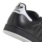 JR0029_8_FOOTWEAR_Photography_Detail View 1_white.jpg
