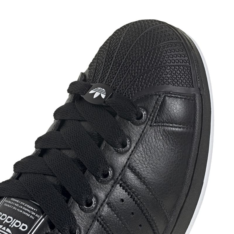 JR0029_9_FOOTWEAR_Photography_Detail View 2_white.jpg