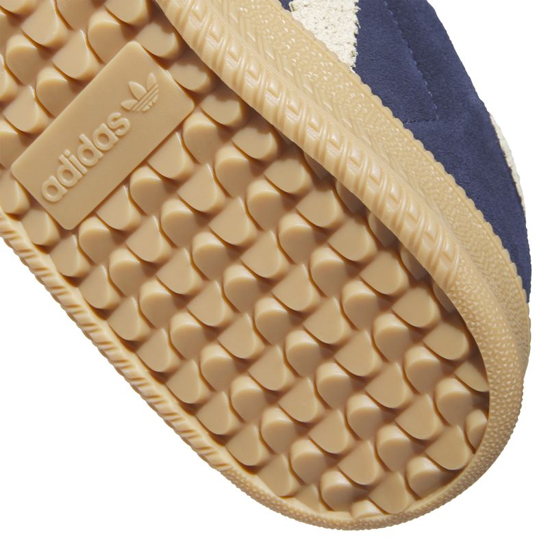 JQ2885_9_FOOTWEAR_Photography_Detail View 2_white.jpg