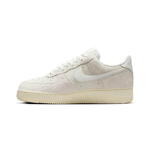 hf2897_001_nike_calzado_air_force_1_07_lx_p_caballero_3.webp