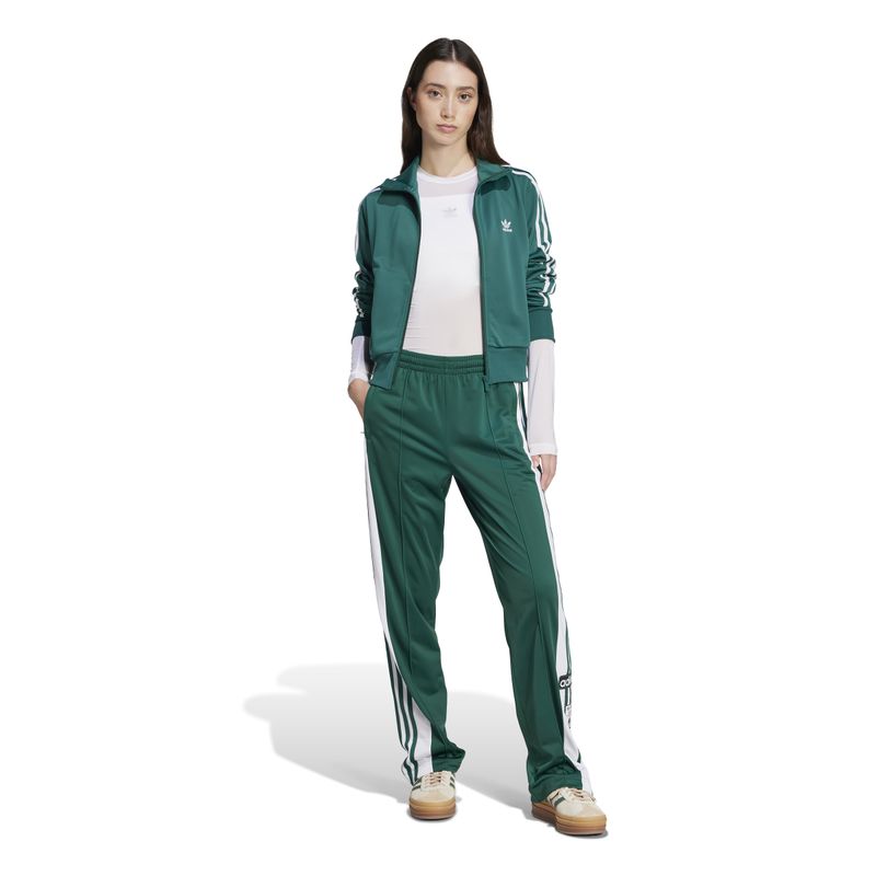 JC8262_4_APPAREL_On Model_Walking View_white.jpg
