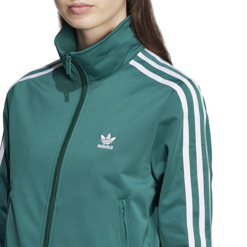JC8262_6_APPAREL_On Model_Detail View 2_white.jpg