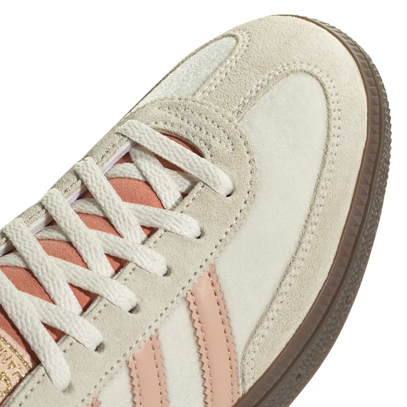 JI2649_8_FOOTWEAR_Photography_Detail View 1_white.jpg