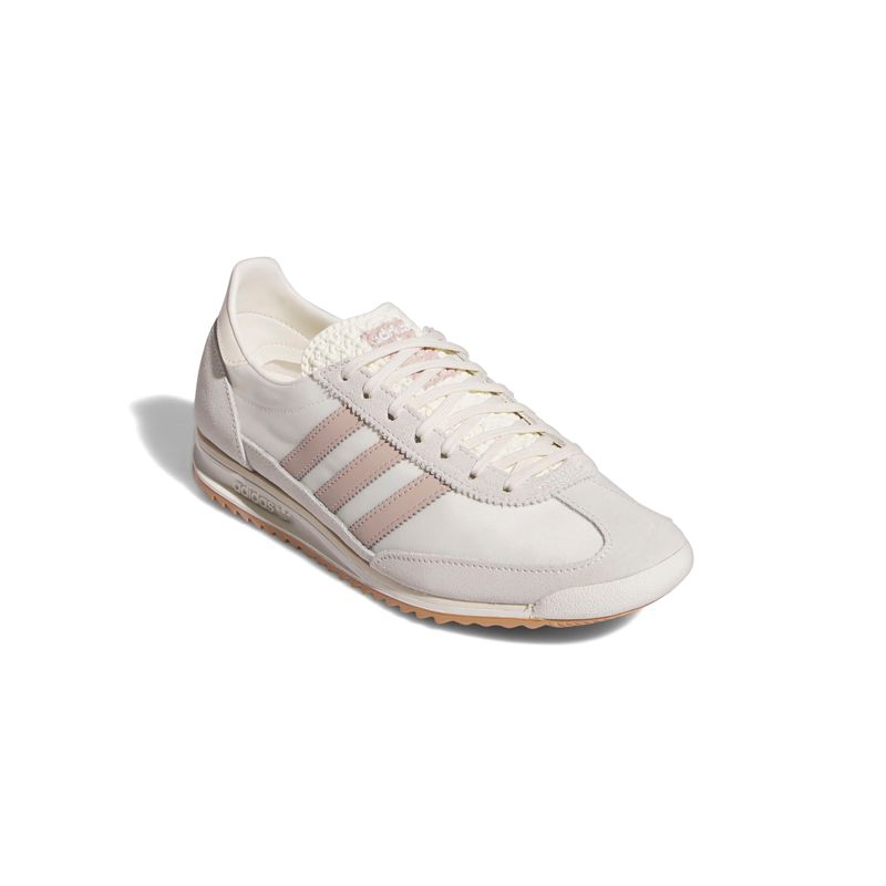 JH7394_6_FOOTWEAR_Photography_Front Lateral Top View_white.jpg