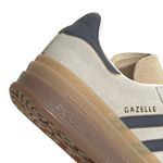JQ5126_9_FOOTWEAR_Photography_Detail View 2_white.jpg