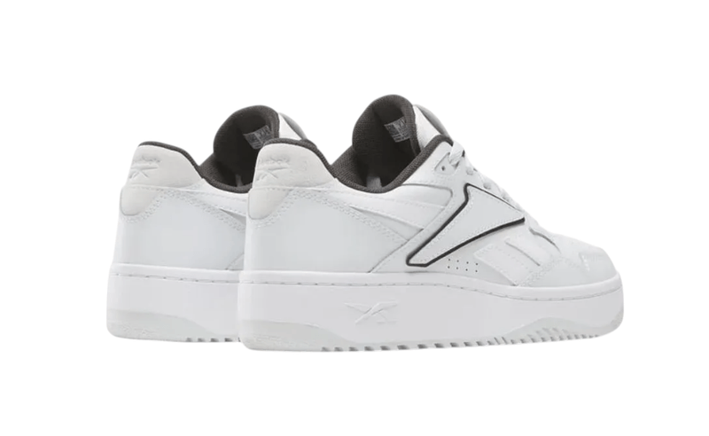 100209138_reebok_ftw_atr_chill_female_2.png