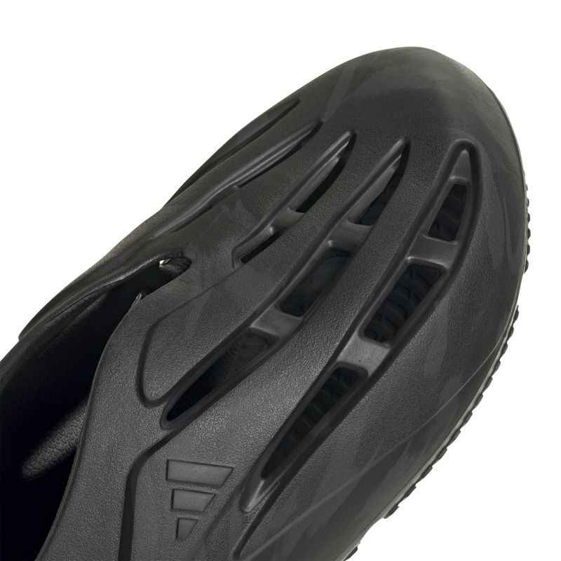 JH7039_8_FOOTWEAR_Photography_Detail View 1_white.jpg