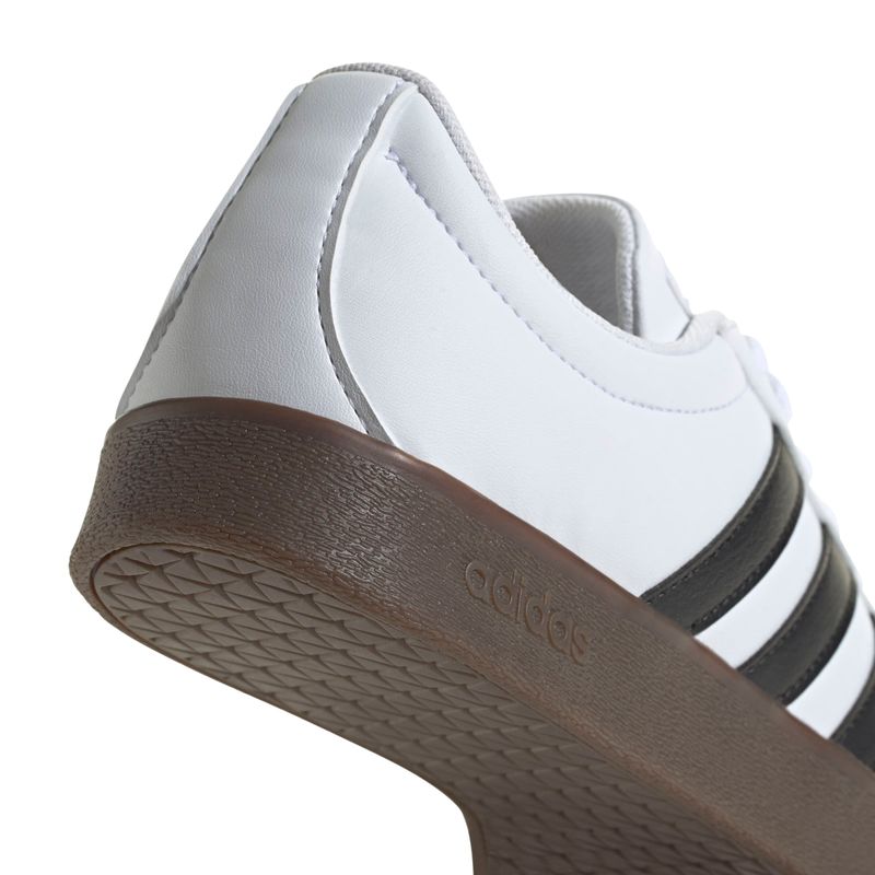 ID3714_9_FOOTWEAR_Photography_Detail View 2_white