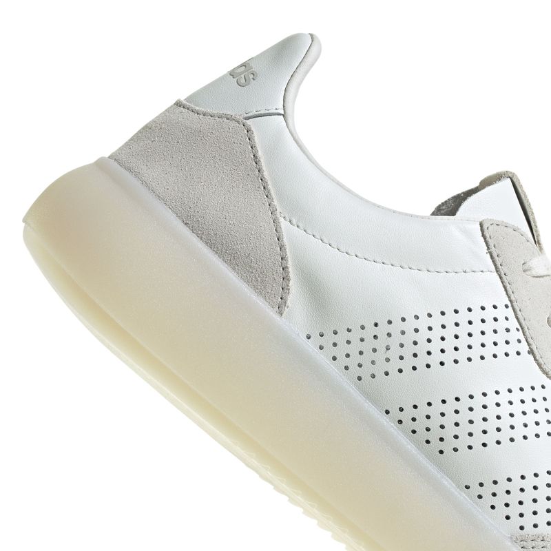 JI2326_9_FOOTWEAR_Photography_Detail View 2_white
